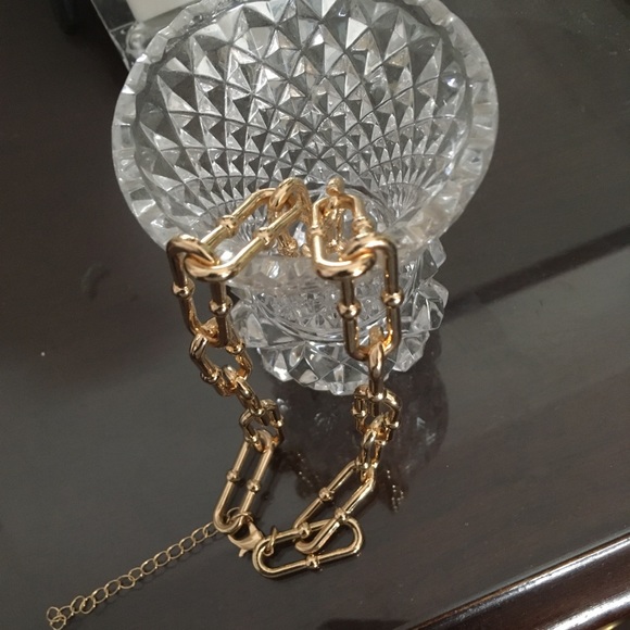 TRENDY GOLD TONE CHOCKER GEOMETRIC STYLE CHAIN - Picture 2 of 7